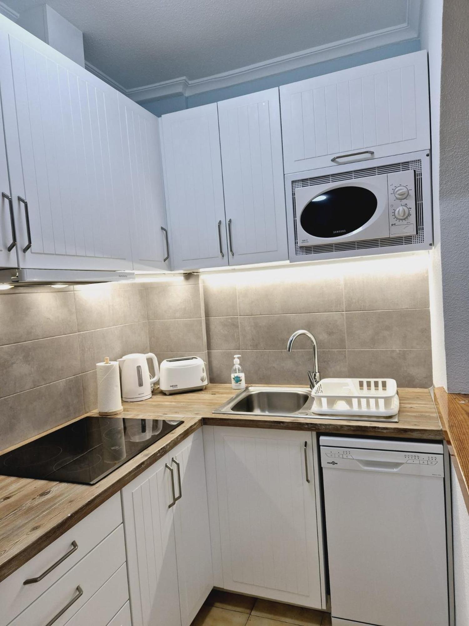 La Casa De Veronica - Serene Apartment With Shared Pool, Steps From The Beach Torrevieja Exteriér fotografie