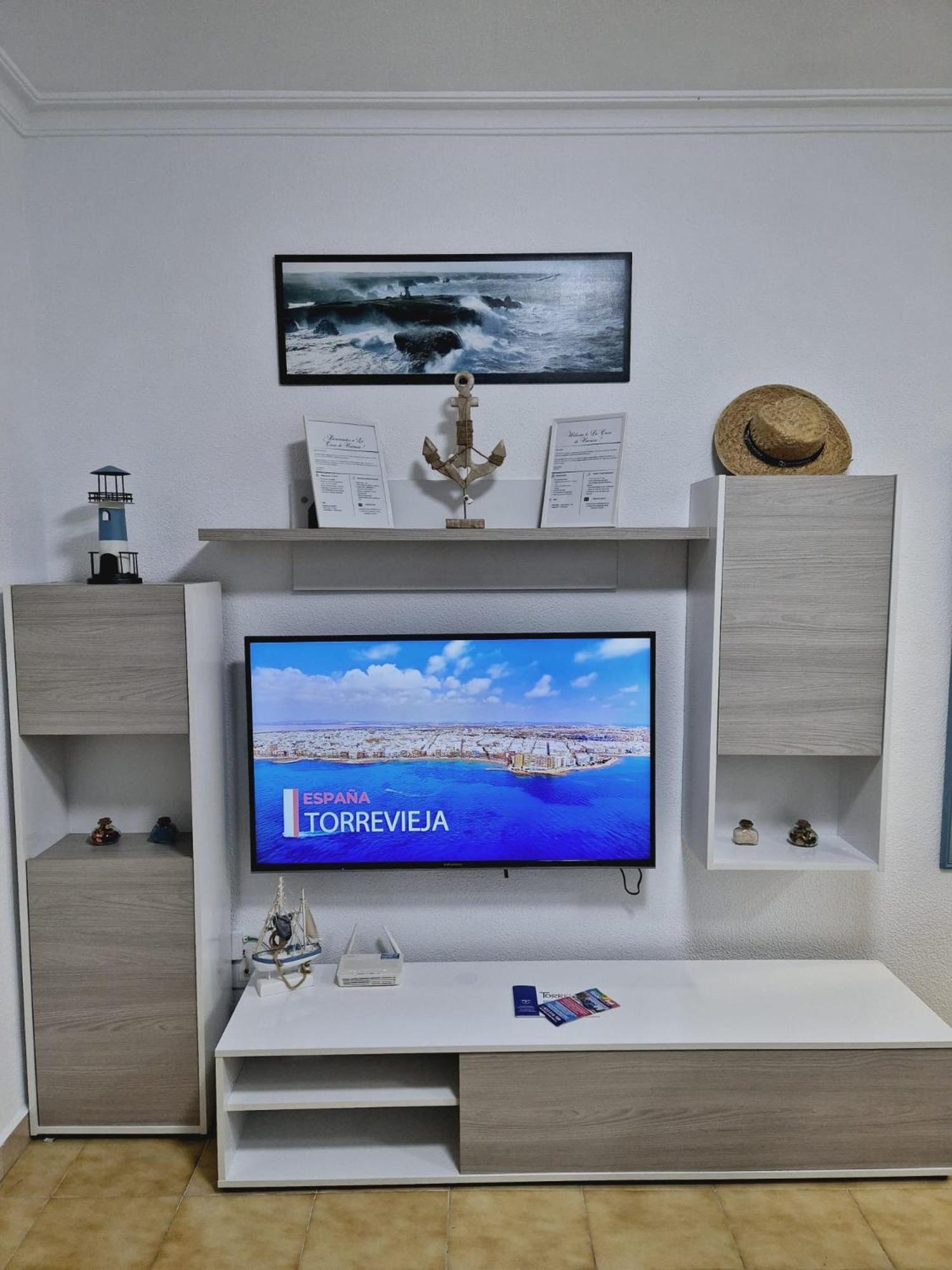 La Casa De Veronica - Serene Apartment With Shared Pool, Steps From The Beach Torrevieja Exteriér fotografie